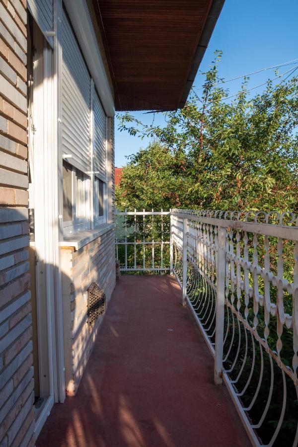 Apartament Pavai *